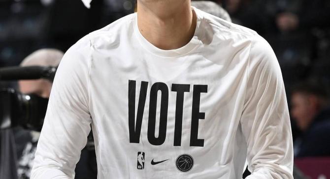 包含欧篮联赛前走向成谜，广东宏远回应争议，话题不断，赛季目标并未改变的词条