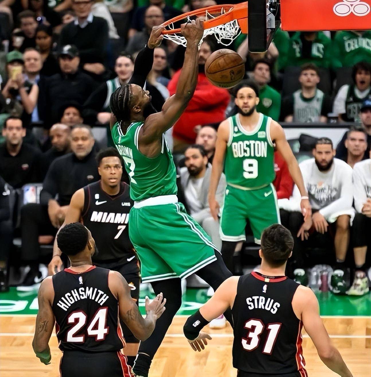 包含塞维利亚围绕西甲手感冰凉蒂姆与60激战TL分钟之后，巴特勒在热火比赛中出色防守的词条